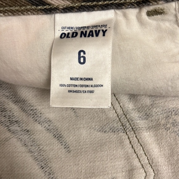 Old navy ladies shorts - Picture 6 of 7